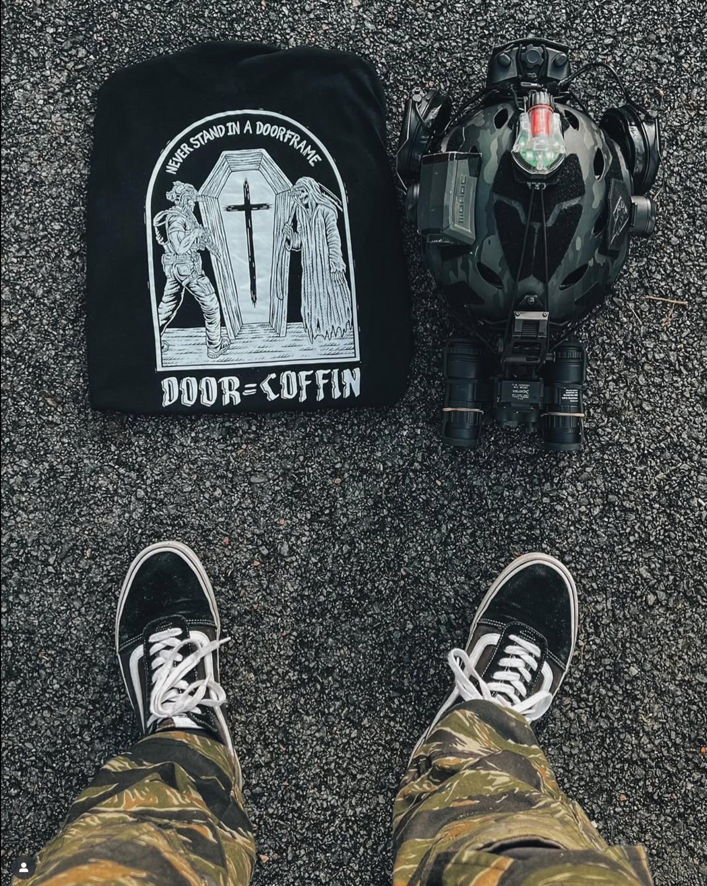 T-SHIRT 🚪 DOOR = COFFIN ⚰️